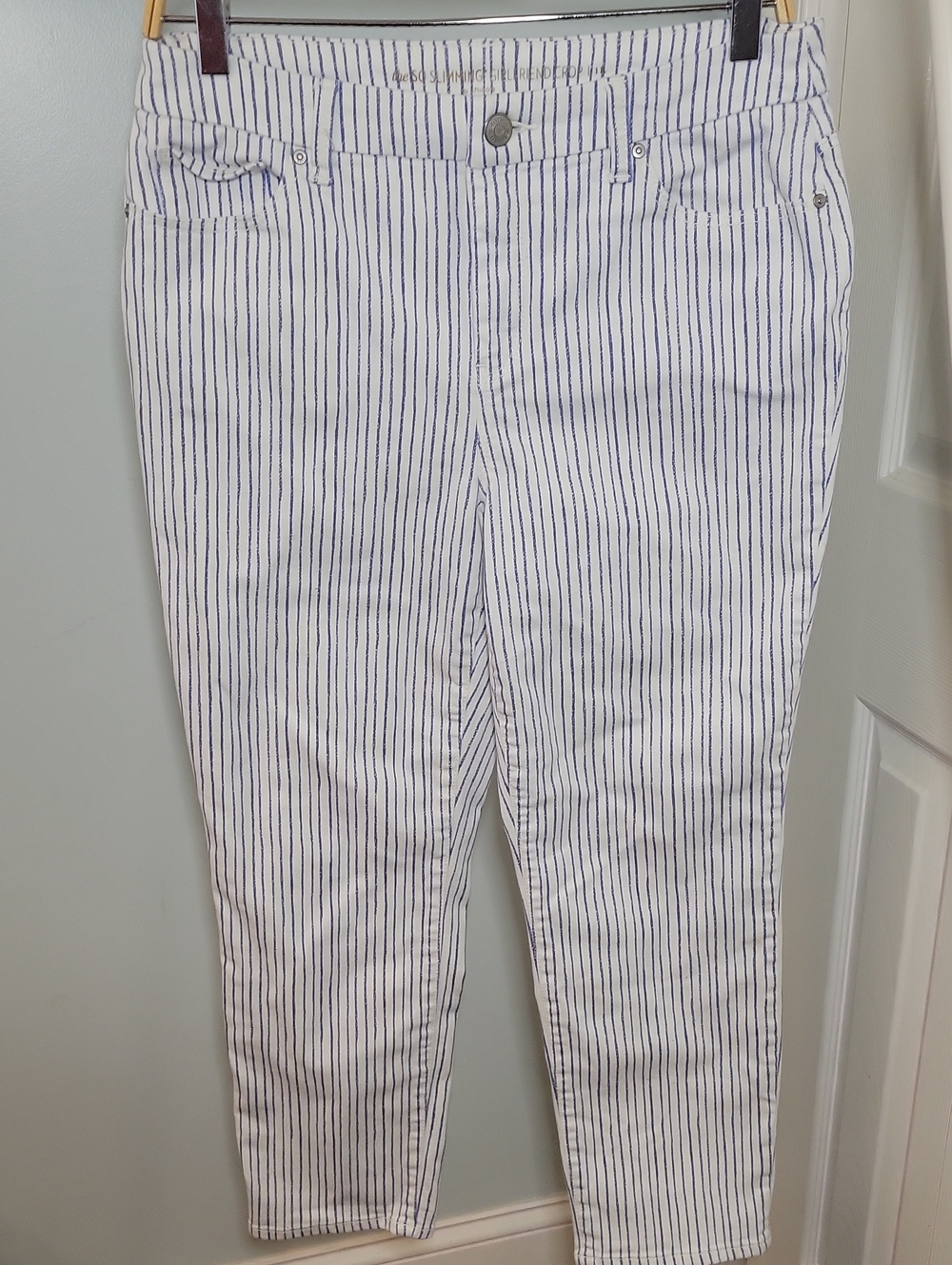 Chico's So Slimming Girlfriend Crop White & Blue Striped Chinos Size 8 (1)